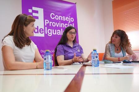 Imagen La asociación Segoentiende participa en la séptima Cápsula Informativa del Consejo Provincial de Igualdad de la Diputación, celebrada con motivo del Día del Orgullo